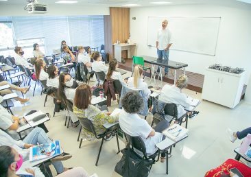 Estrutura Física e Ambientes de Aprendizagem